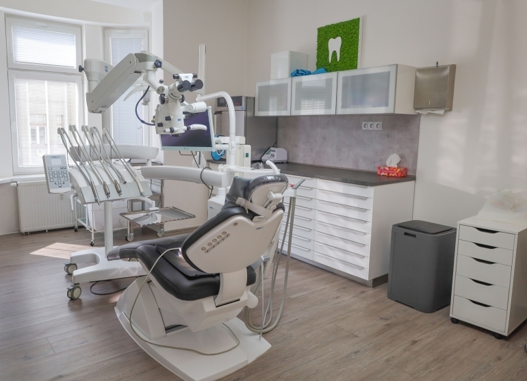 ZUBNÍ LÉKAŘ/-KA PARDUBICE ZUBNÍ LÉKAŘ/-KA PARDUBICE