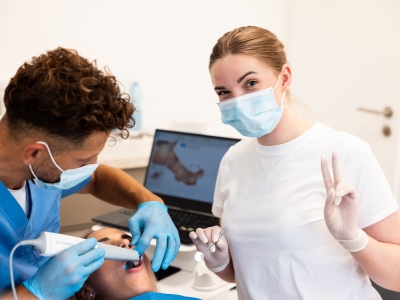 YES Dental Clinic hledá zubní intrumentářky/sestřičky